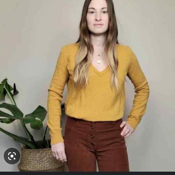 Teaspoon lightweight v-neck sweater top | size L - Picture 2 of 10